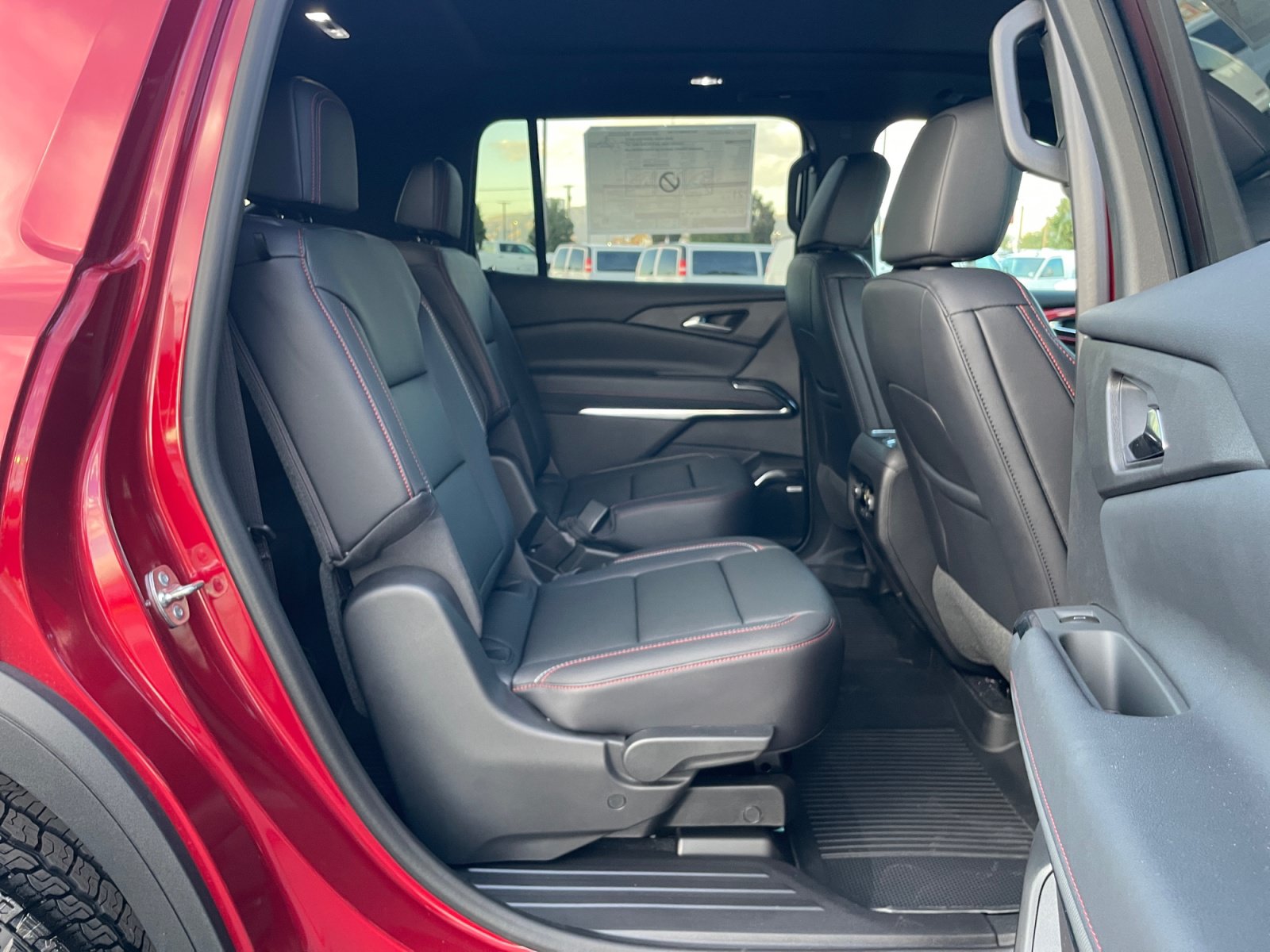 New 2026 Chevrolet Traverse Z71 w/ Enhanced Driving Package AWD/4WD image 28