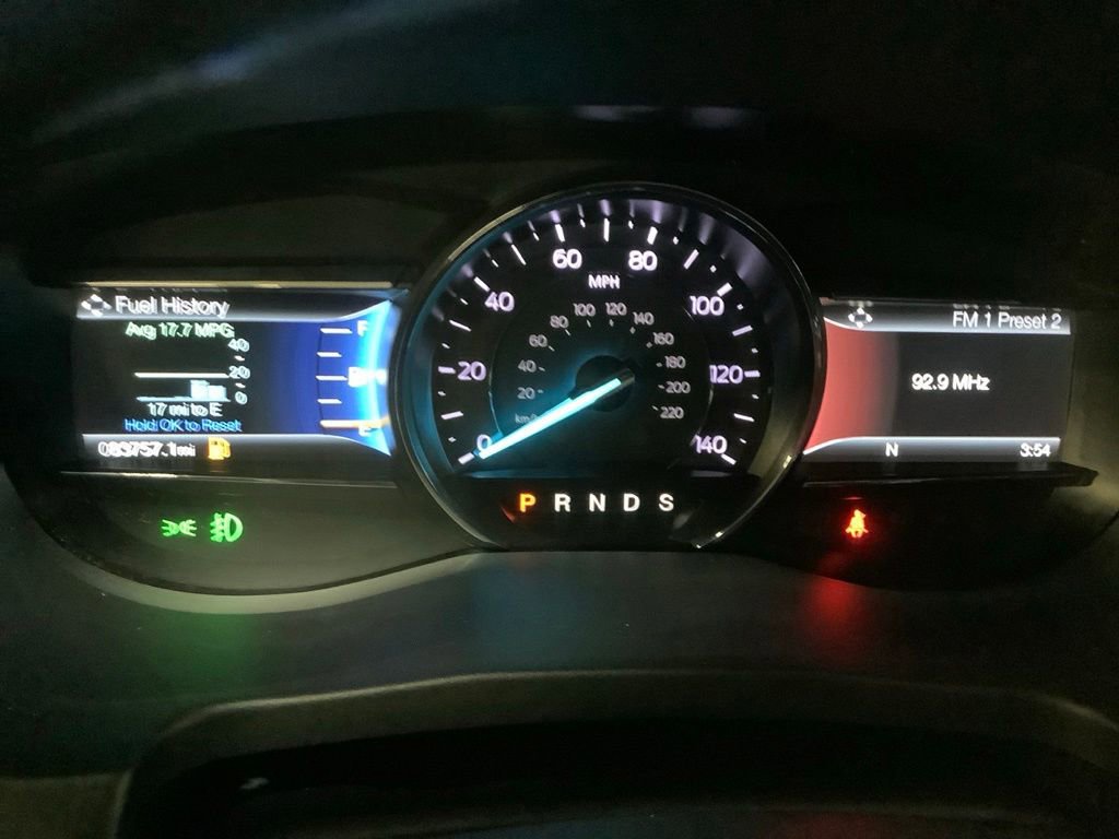 Used 2019 Ford Explorer XLT w/ Equipment Group 202A AWD/4WD image 24