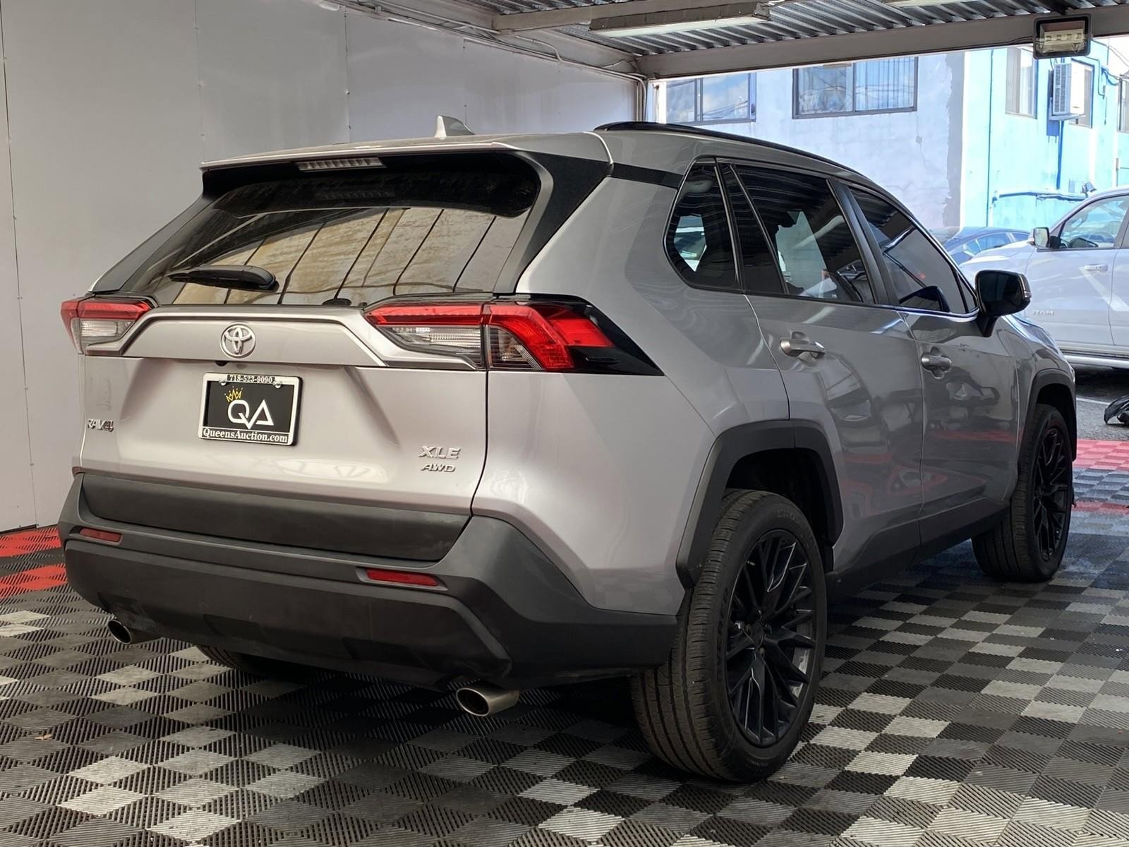 Used 2020 Toyota RAV4 XLE w/ Convenience Package AWD/4WD image 6