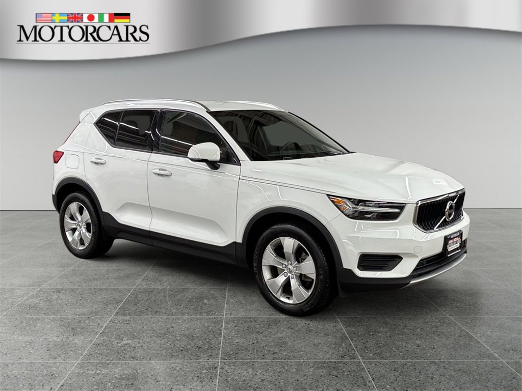Used 2019 Volvo XC40 T4 Momentum