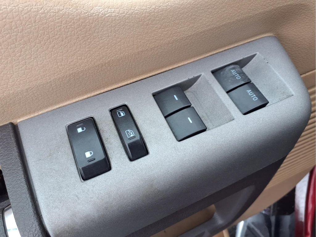 Used 2015 Ford F250 Lariat w/ Lariat Interior Package AWD/4WD image 17