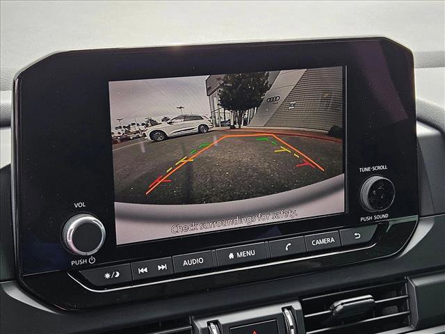 Used 2023 Nissan Pathfinder S image 14