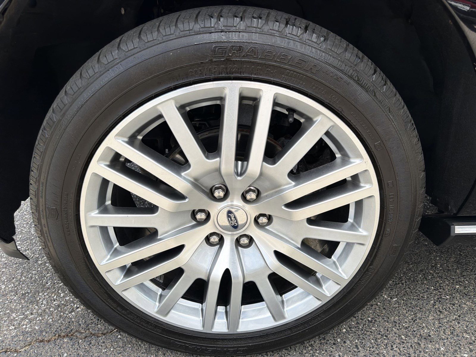 Used 2024 Ford Expedition Max Platinum AWD/4WD image 12