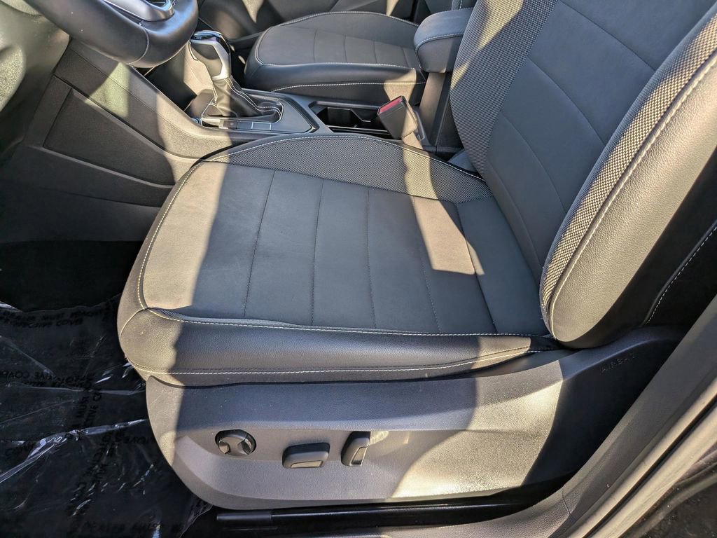 Certified 2023 Volkswagen Taos SE FWD image 17