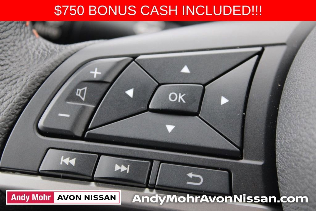 New 2025 Nissan Versa SR w/ Trunk Package image 17