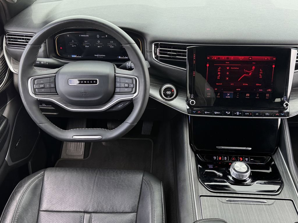 Used 2024 Jeep Wagoneer Series II w/ Flexible Seating Group image 12