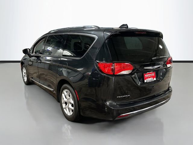 Used 2018 Chrysler Pacifica Touring-L w/ Tire & Wheel Group FWD image 8