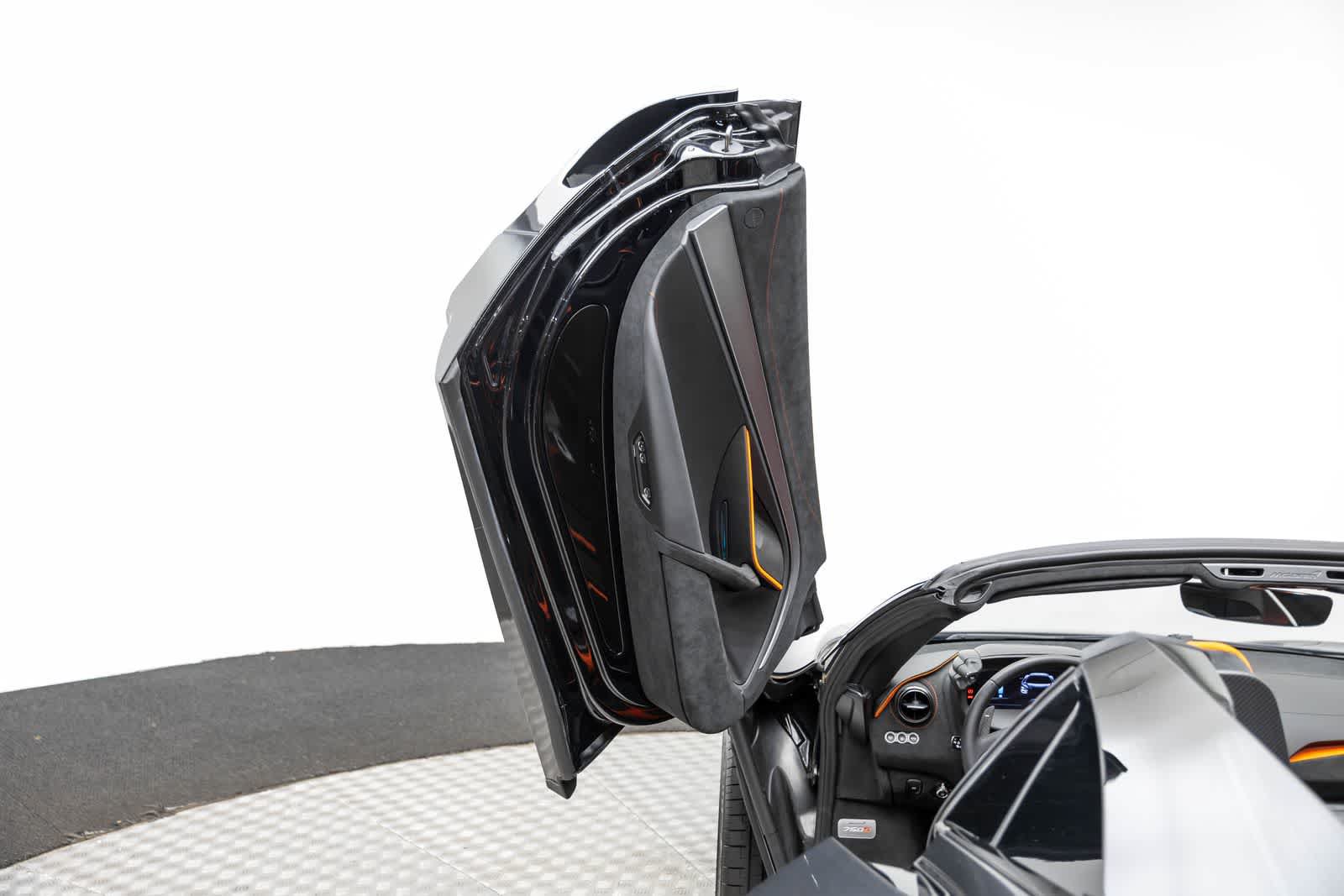 New 2026 McLaren 750S Spider RWD image 22