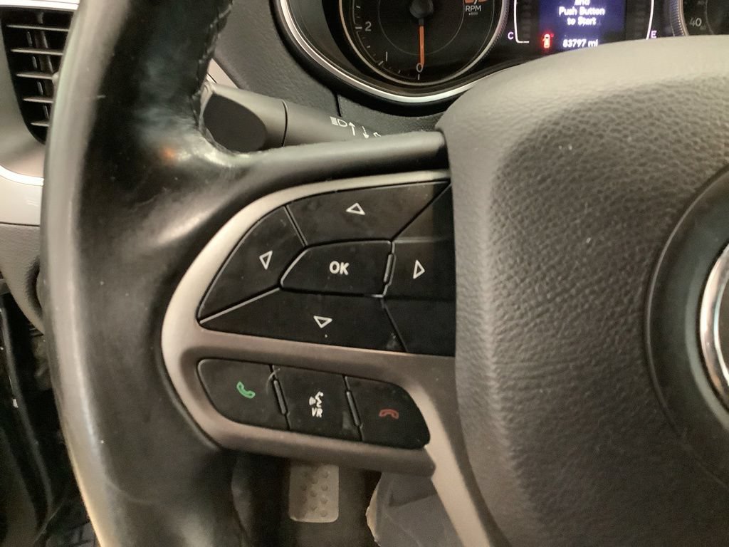 Used 2019 Jeep Cherokee Latitude Plus AWD/4WD image 10