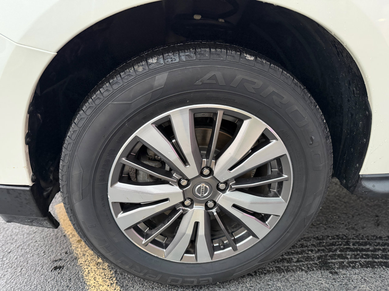 Used 2020 Nissan Pathfinder SV w/ Cargo Package image 10