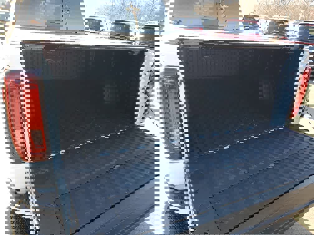 Used 2023 GMC Sierra 1500 AT4 w/ AT4 Premium Package image 10