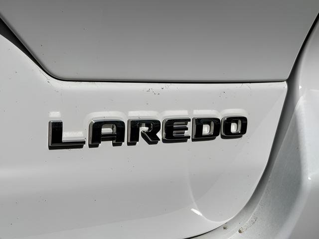 Used 2023 Jeep Grand Cherokee Laredo w/ Luxury Tech Group I AWD/4WD image 13