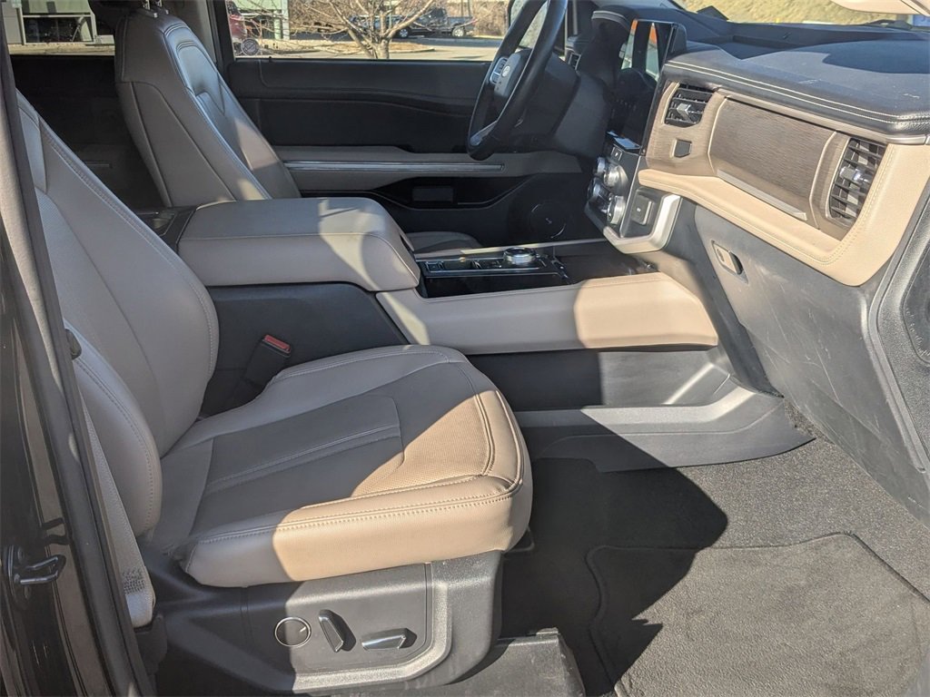 Used 2024 Ford Expedition Max Limited image 33