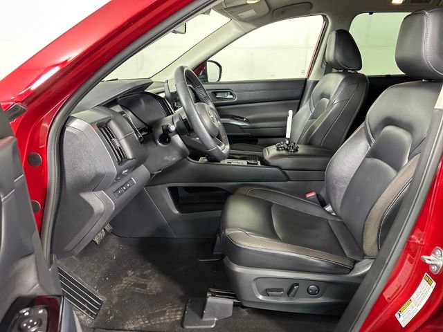Used 2023 Nissan Pathfinder SL image 11