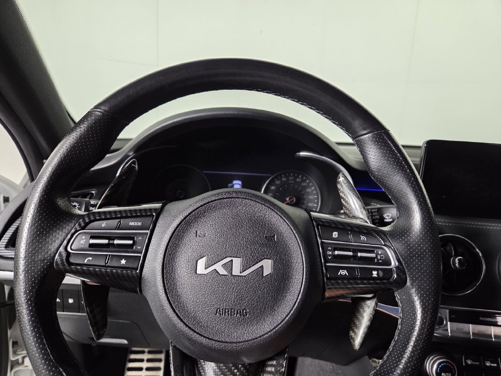 Used 2022 Kia Stinger GT2 w/ Scorpion Package RWD image 15
