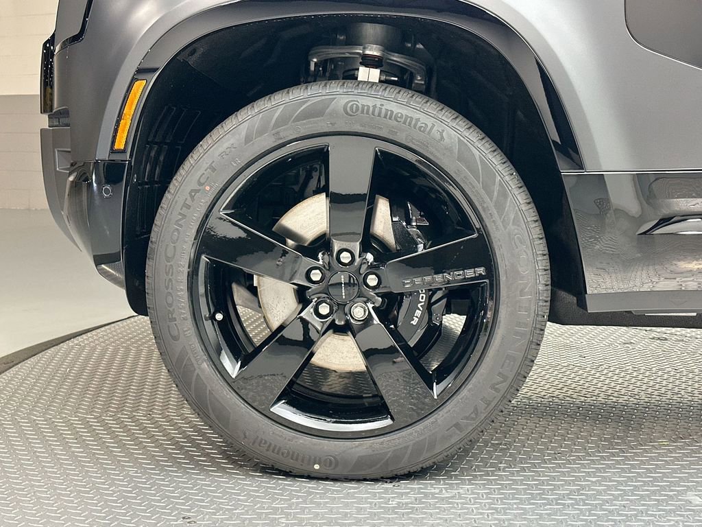 New 2026 Land Rover Defender 110 V8 image 5