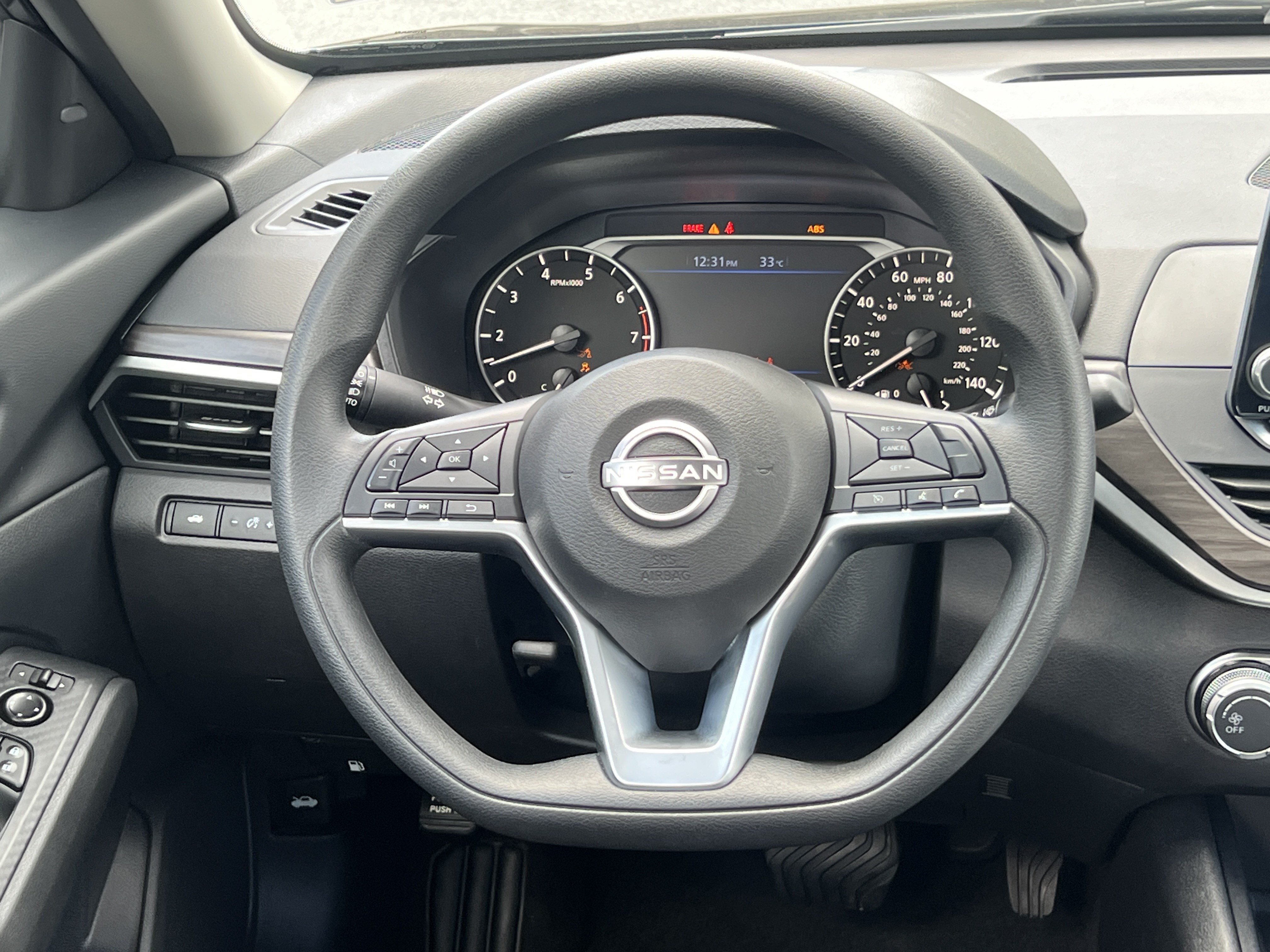 Used 2025 Nissan Altima 2.5 SV FWD image 30