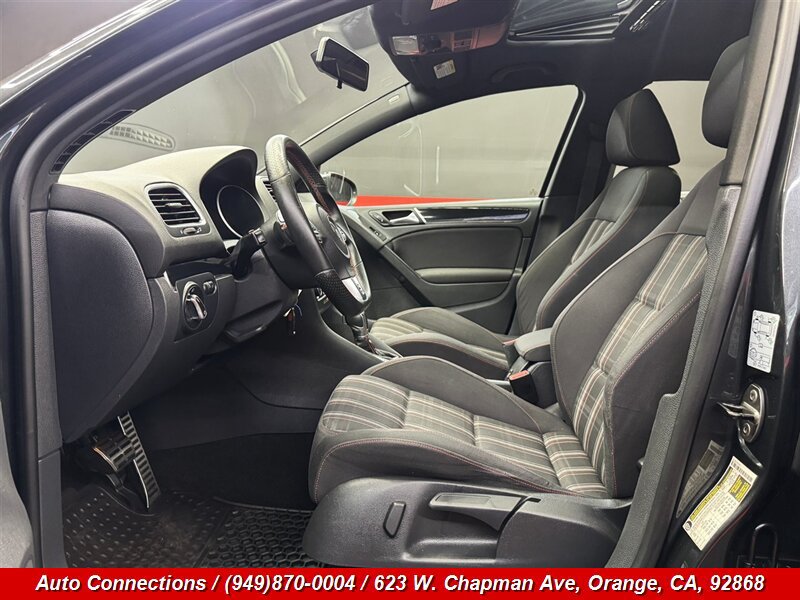 Used 2012 Volkswagen Golf 4-Door FWD image 6