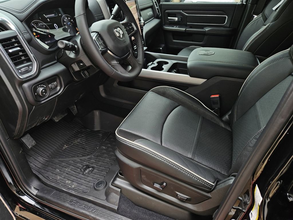 New 2026 RAM 2500 Laramie AWD/4WD image 13