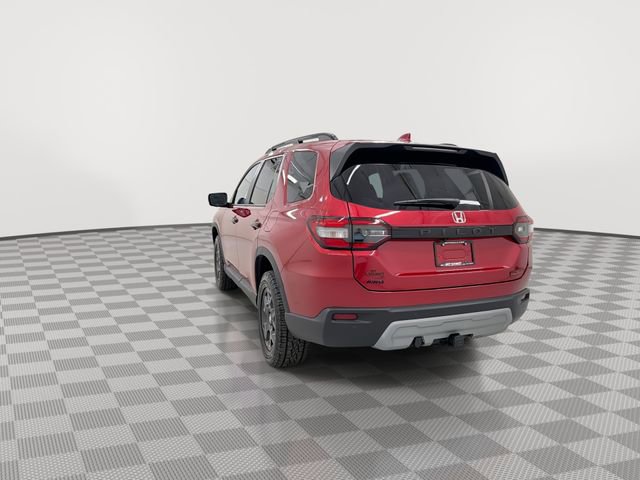 Used 2025 Honda Pilot TrailSport image 8