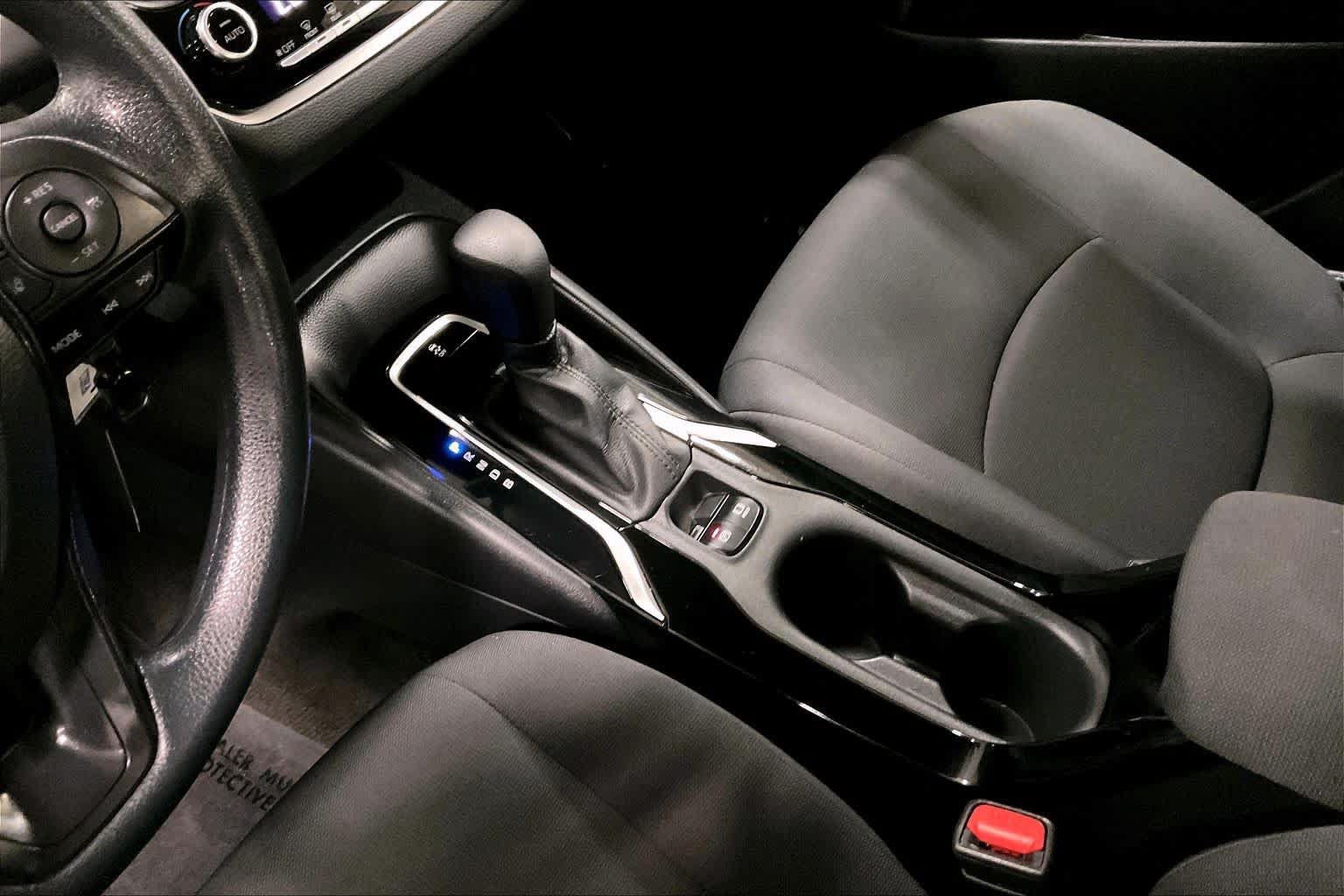 Used 2022 Toyota Corolla LE FWD image 16