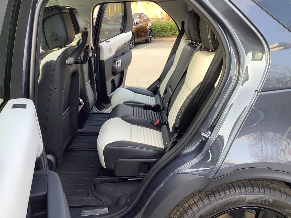 New 2026 Land Rover Discovery S AWD/4WD image 34