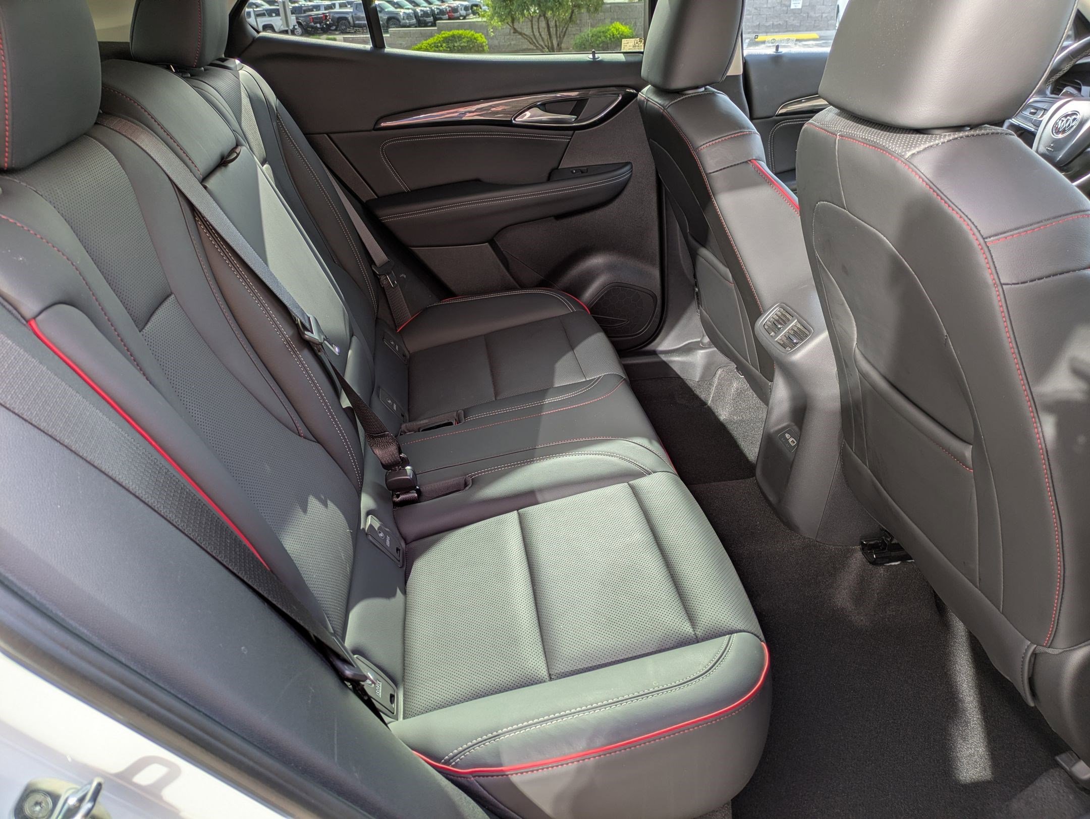 Used 2022 Buick Envision Essence w/ Sport Touring Package FWD image 26