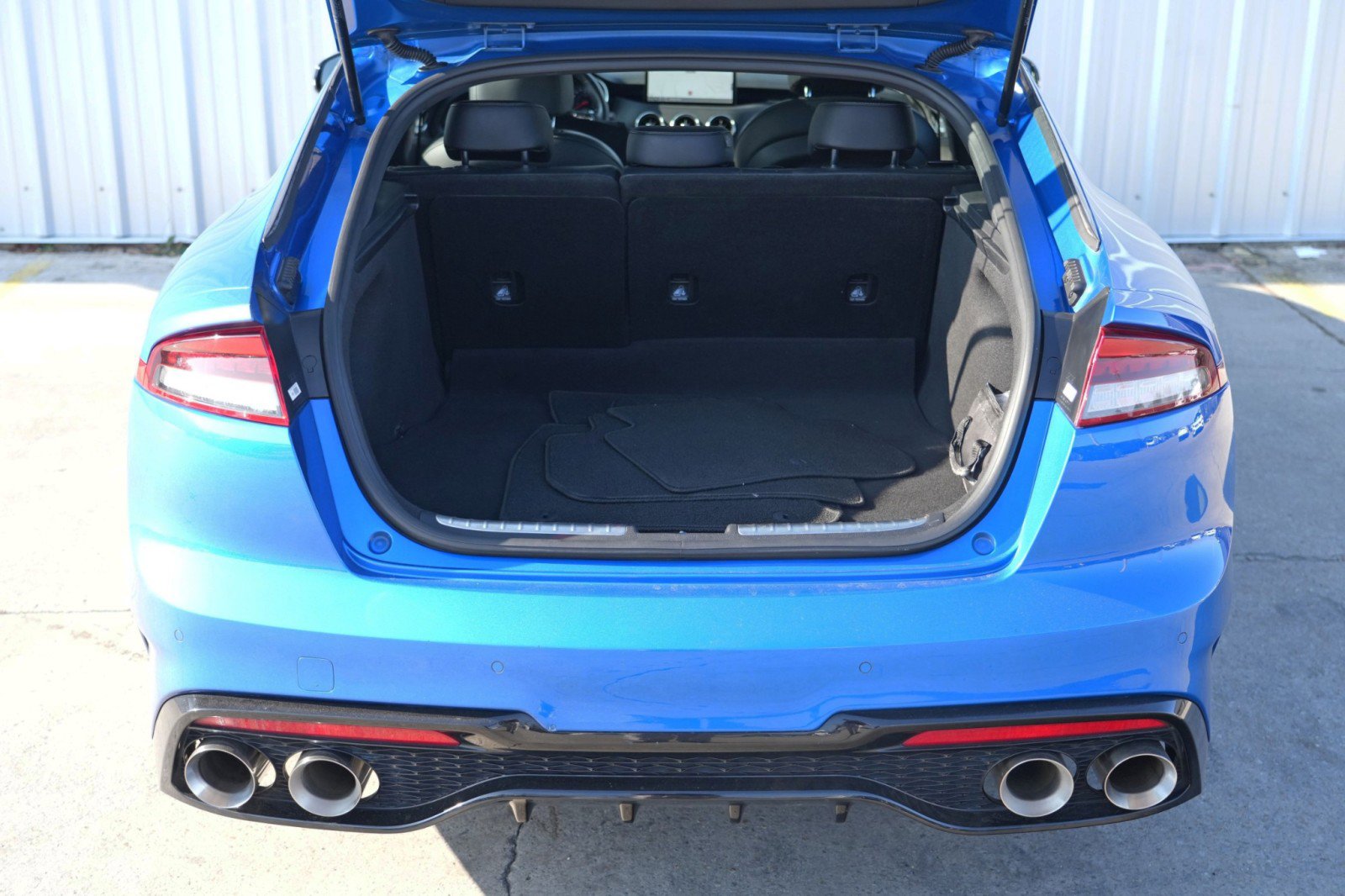 Used 2022 Kia Stinger GT1 image 9