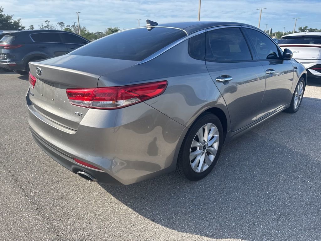 Used 2018 Kia Optima EX image 2