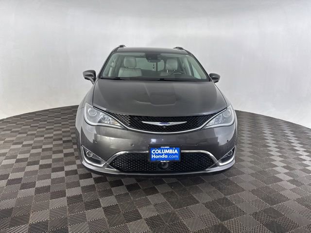 Used 2019 Chrysler Pacifica Touring-L w/ Advanced Safetytec Group image 3