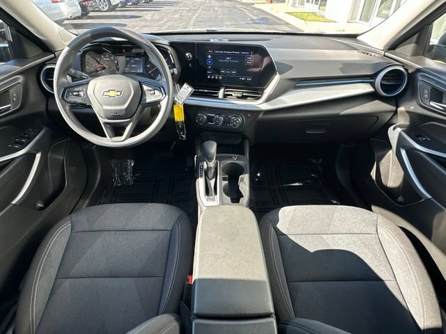 Used 2026 Chevrolet Trax LS FWD image 33