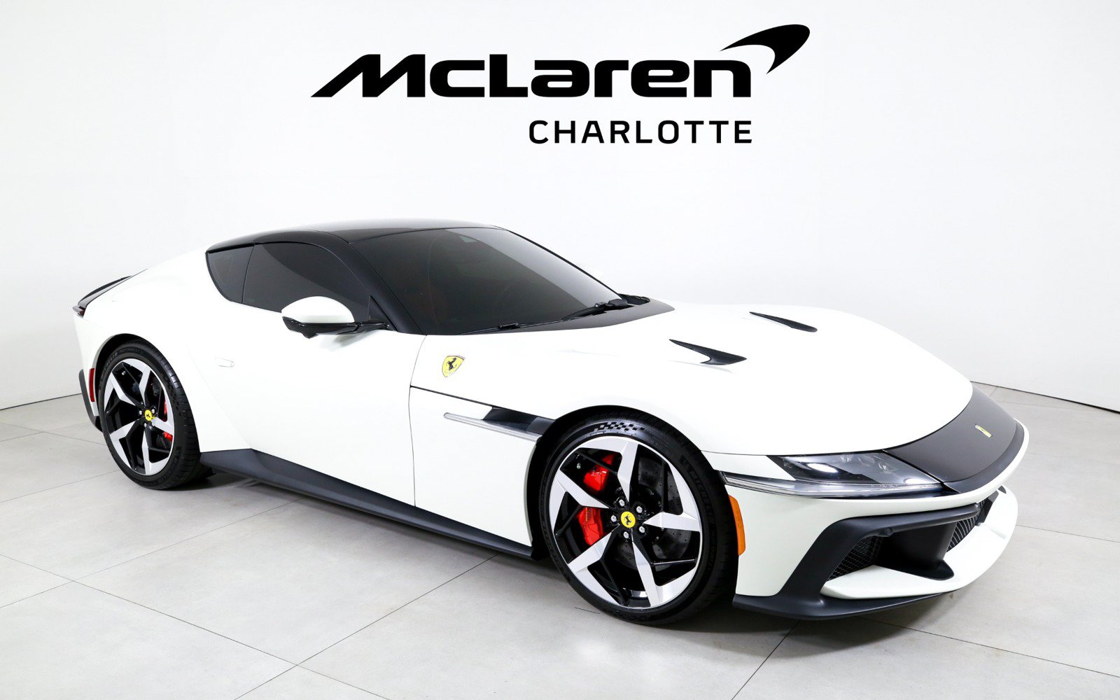 Used 2025 Ferrari 12Cilindri RWD image 2