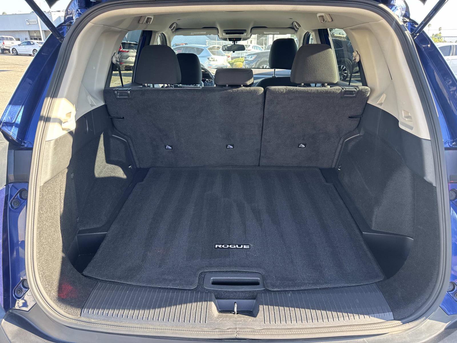 Used 2023 Nissan Rogue SV image 20