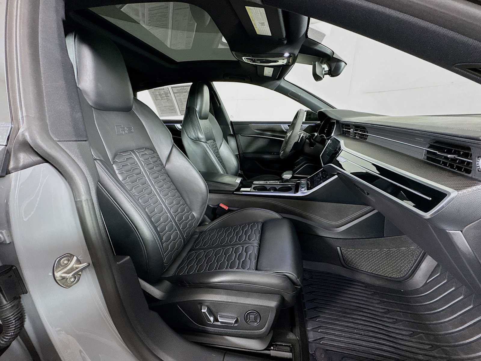 Used 2022 Audi RS 7 4.0T w/ Carbon Optic Package image 28