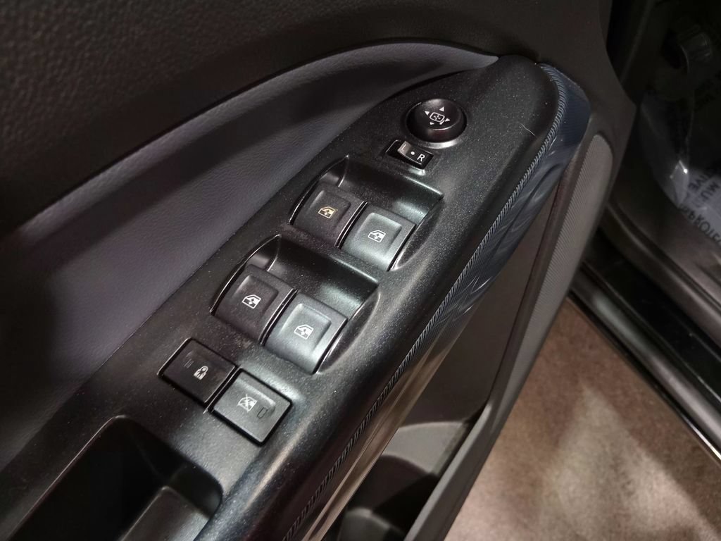 Used 2022 Chevrolet Colorado Z71 AWD/4WD image 19