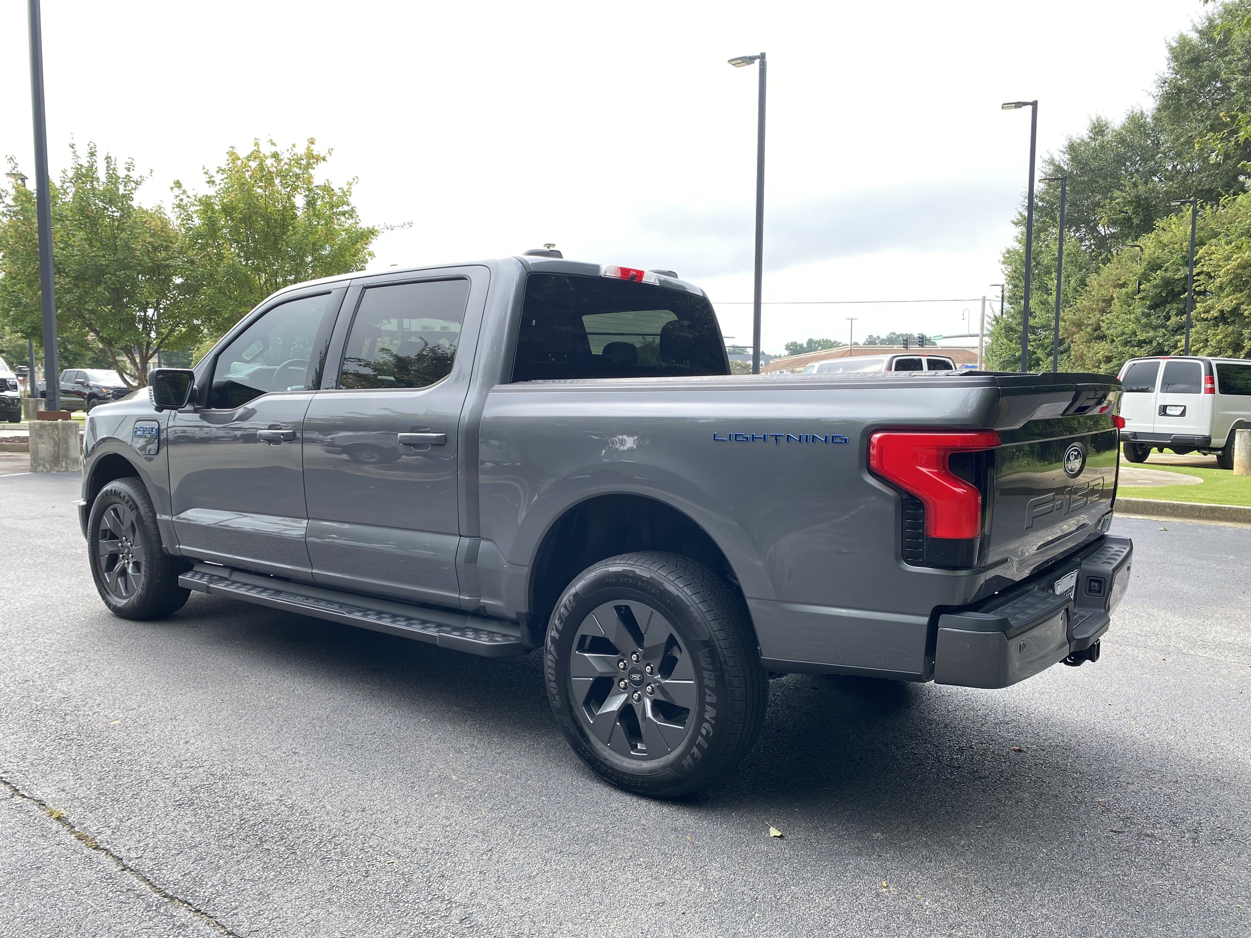 Used 2025 Ford F150 Lightning Flash AWD/4WD image 7