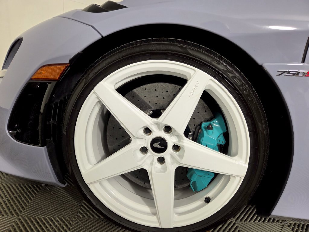 Used 2024 McLaren 750S Spider RWD image 8