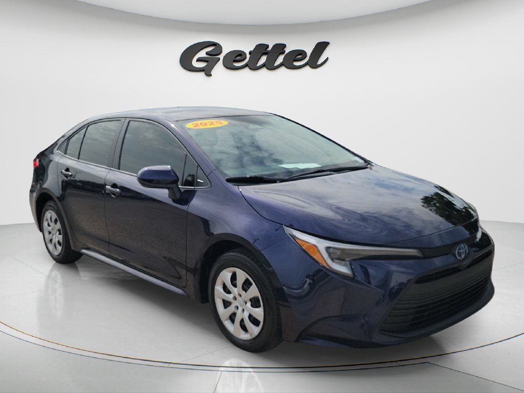 Used 2025 Toyota Corolla LE FWD image 3