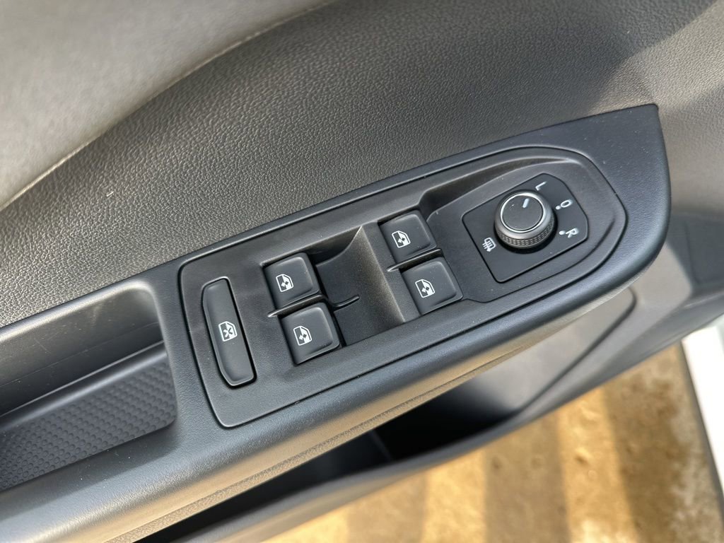 New 2026 Volkswagen Taos SE image 11