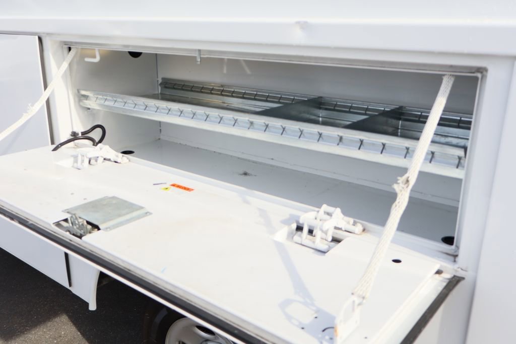 Used 2023 GMC Savana 3500 w/ Power Convenience Package image 22