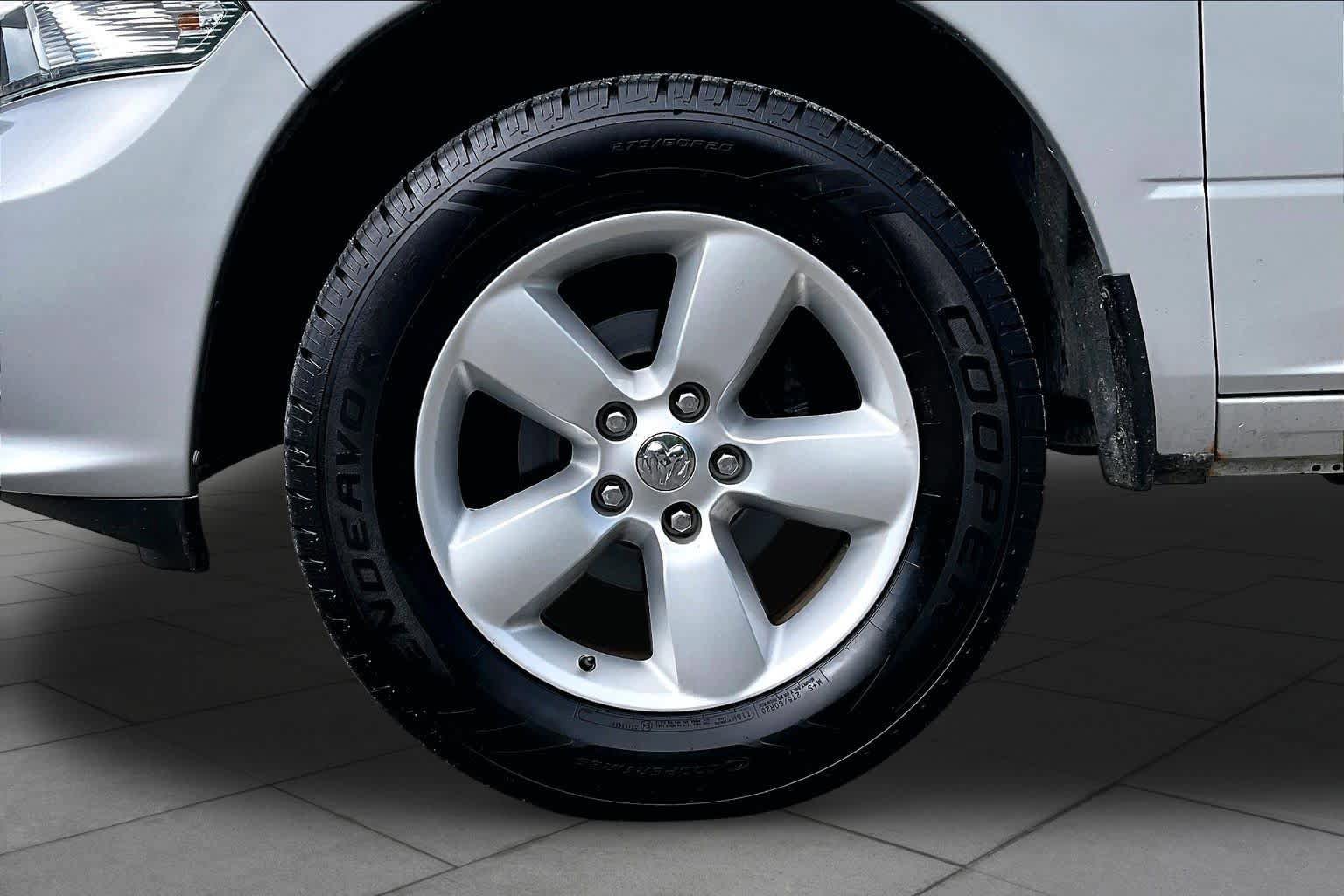 Used 2015 RAM 1500 Express AWD/4WD image 11