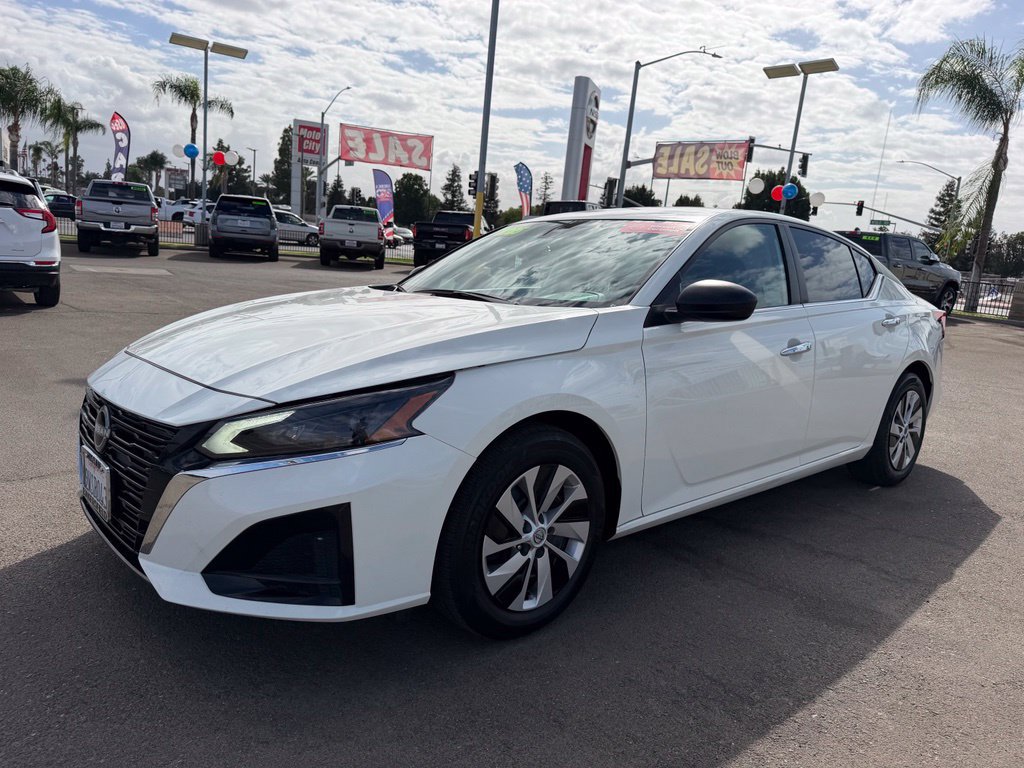 Certified 2025 Nissan Altima 2.5 S FWD image 3