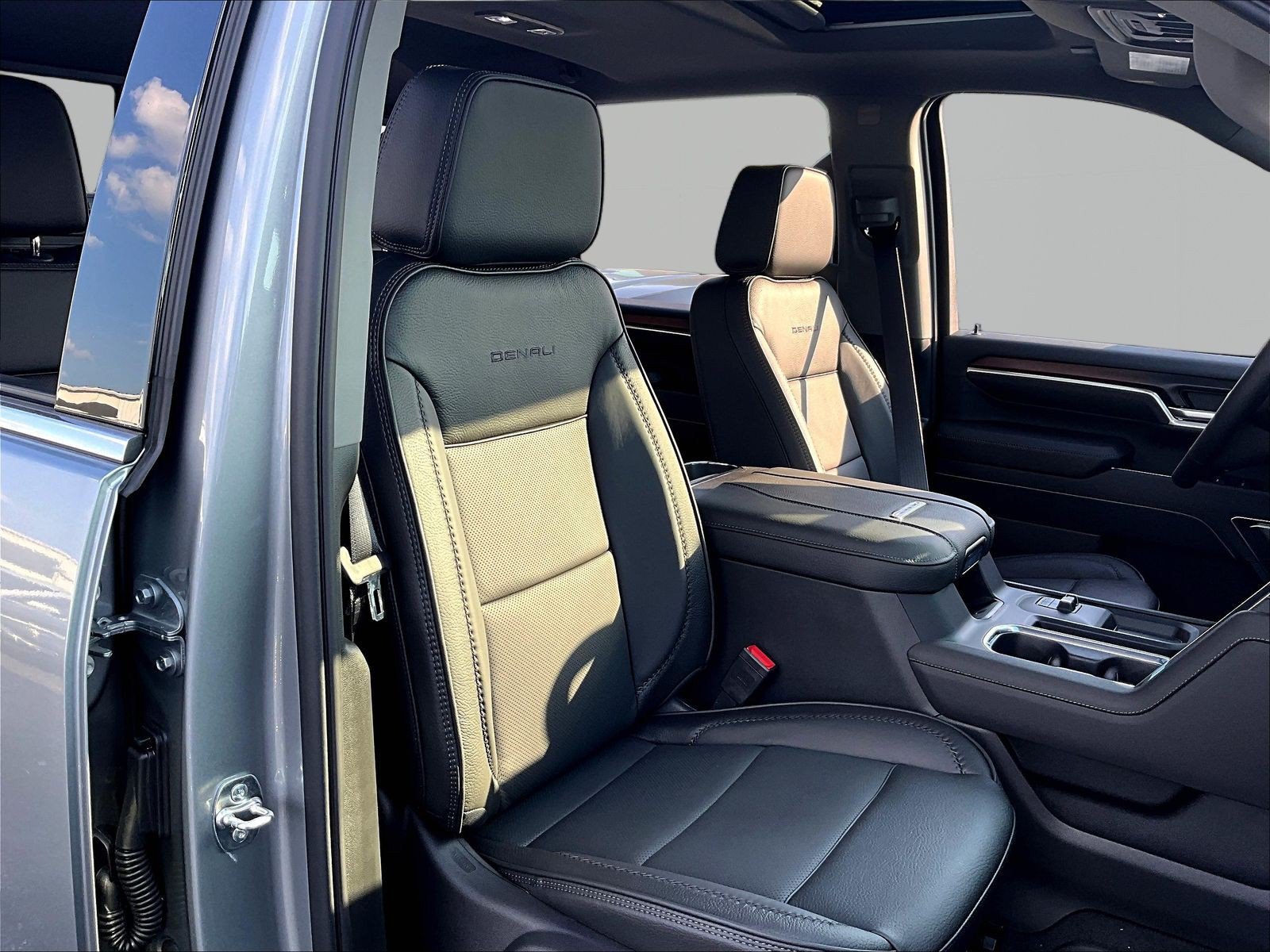 New 2026 GMC Sierra 3500 Denali w/ Denali Reserve Package AWD/4WD image 19