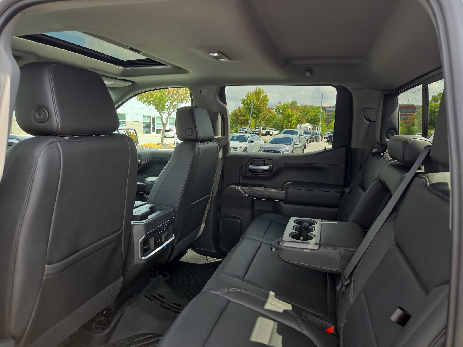 Used 2021 Chevrolet Silverado 1500 LTZ w/ Technology Package AWD/4WD image 10