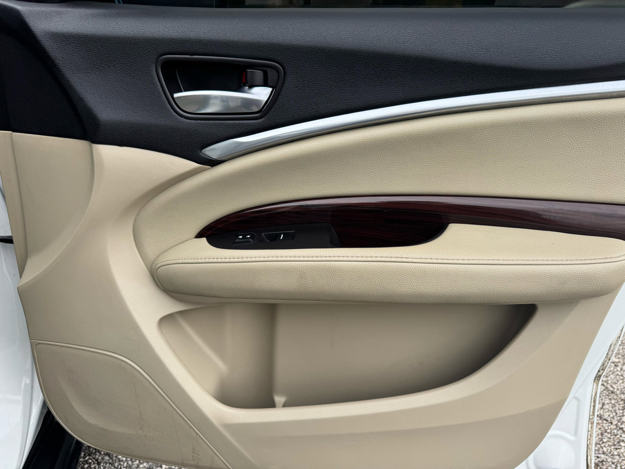 Used 2016 Acura MDX SH-AWD image 23