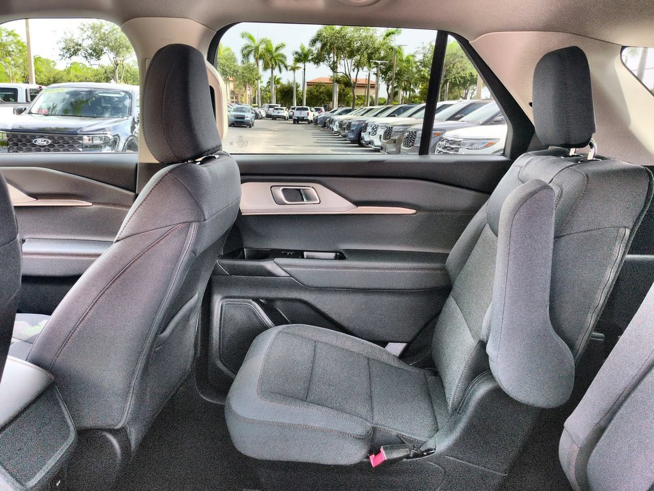 Certified 2025 Ford Explorer Active RWD image 14