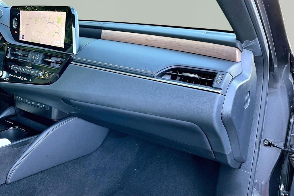 Used 2024 Lexus ES 300h Ultra Luxury w/ Accessory Package (Z2) FWD image 21