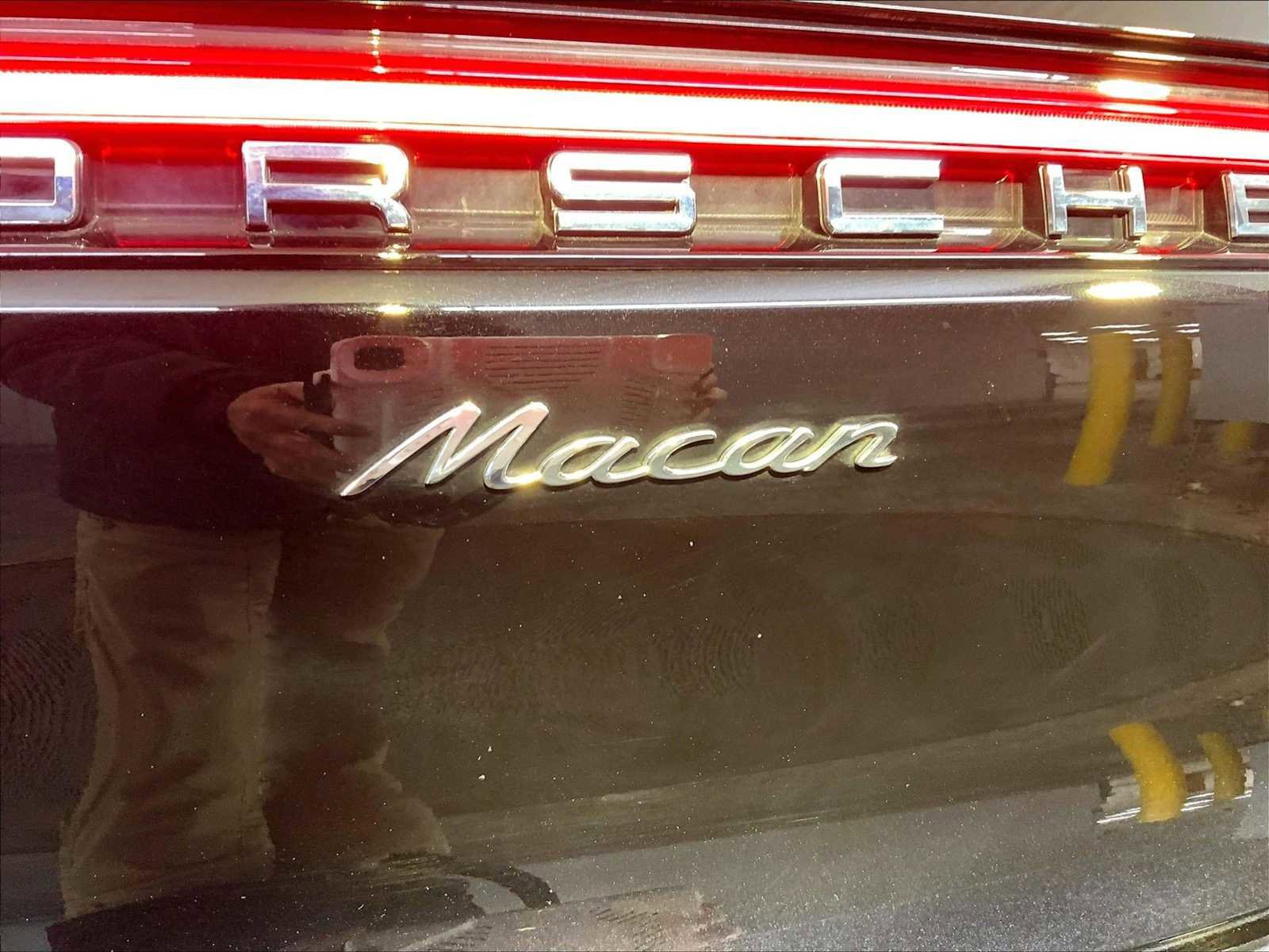 Certified 2025 Porsche Macan image 35