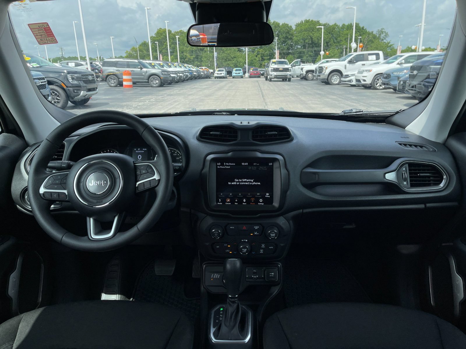 Used 2023 Jeep Renegade Latitude AWD/4WD image 15