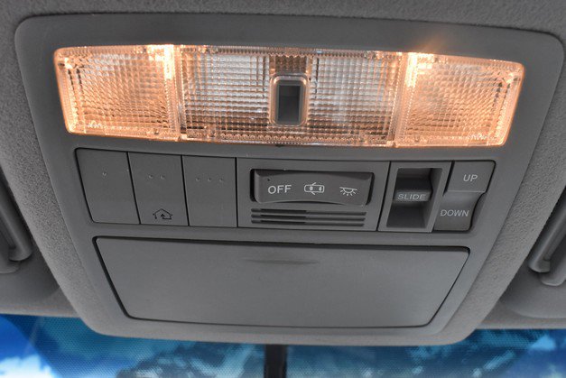 Used 2012 Toyota Highlander Limited AWD/4WD image 24